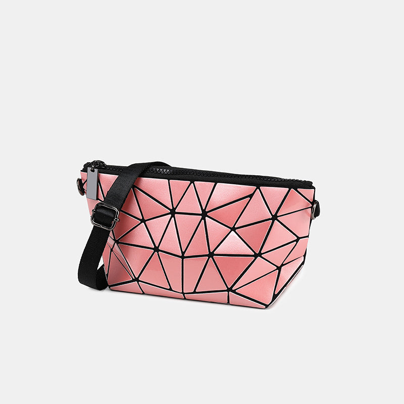 Prismatic Chic: Die moderne geometrische Tasche