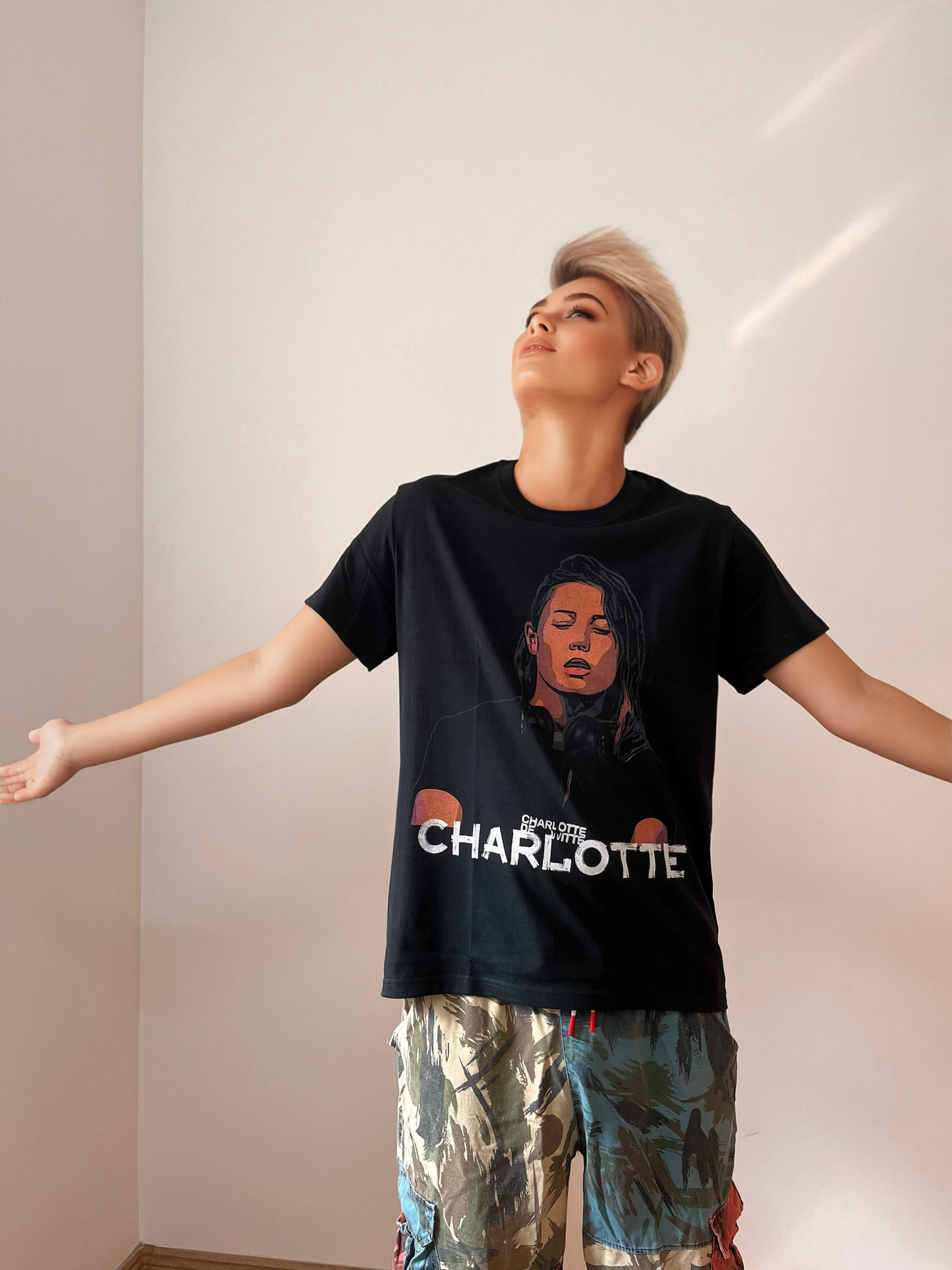 Charlotte Vibe Tee