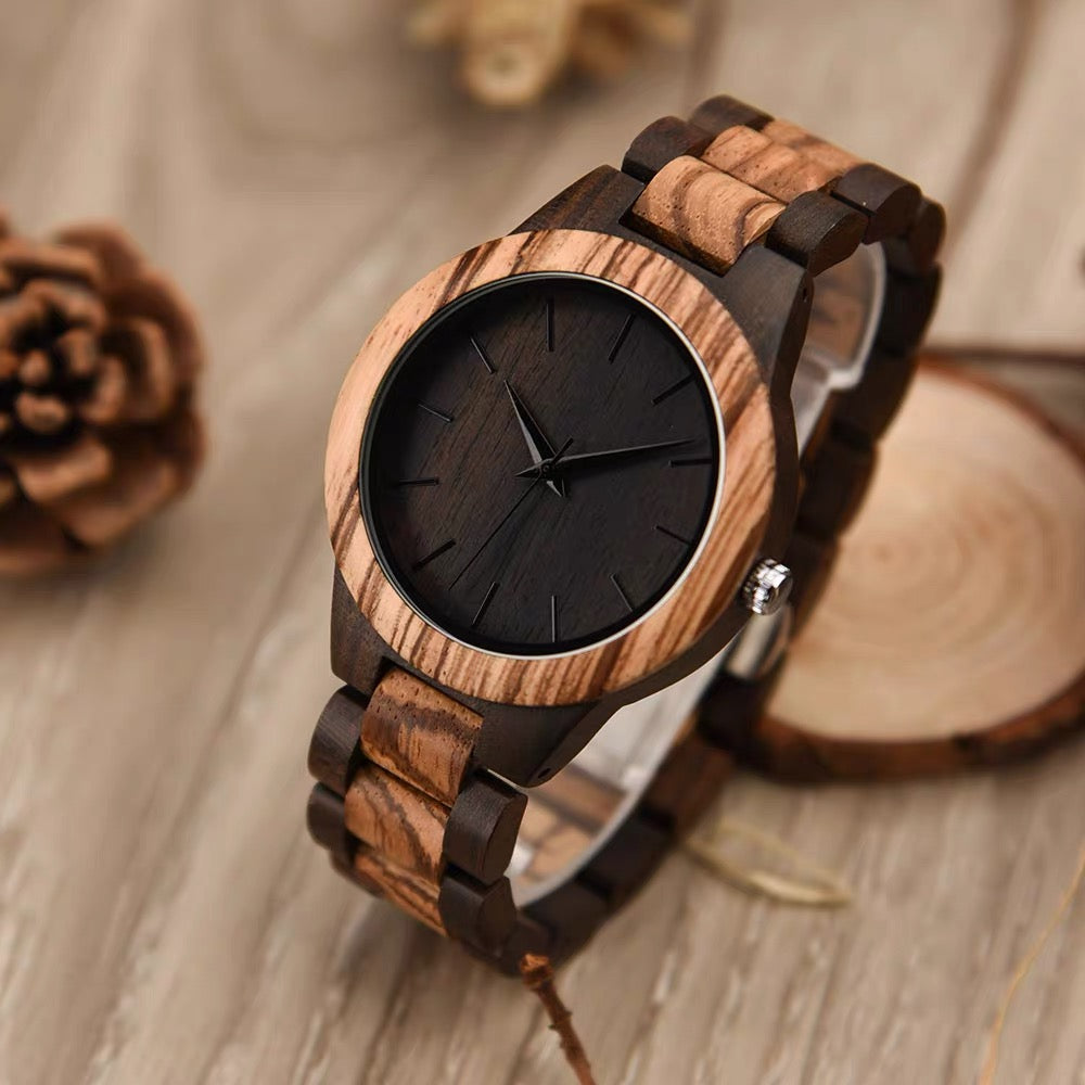 Orologio da polso in legno chiaro in stile vintage