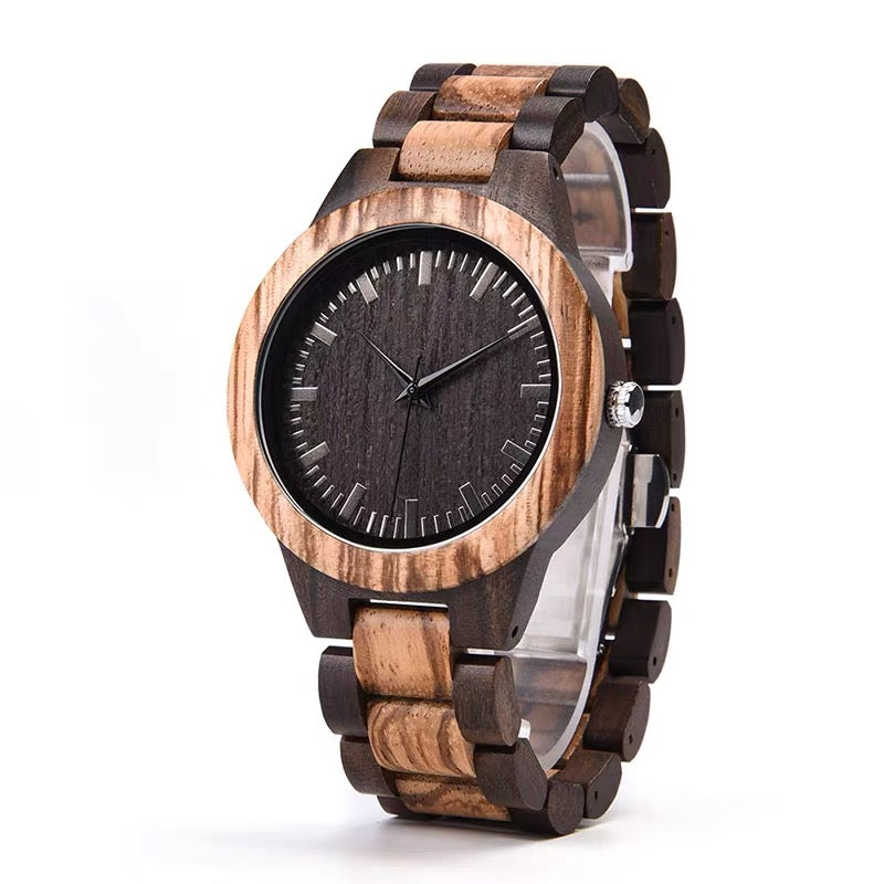 Orologio da polso in legno chiaro in stile vintage